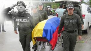 Honores póstumos al patrullero Juan David Grande Cantero, tras atentado en el Cauca