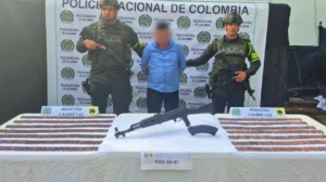 Capturado en la vía Panamericana por transportar un fusil de asalto y munición