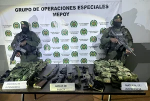 Hallazgo de un arsenal de guerra y material de intendencia abandonado por desconocidos en el sur de Popayán